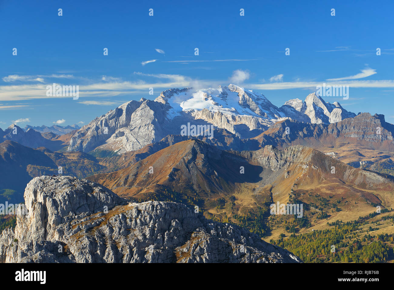 Marmolade gesehen vom Gipfel des Lagazuoi, Dolomiten, Belluni, Venetien, Italien Stockfoto