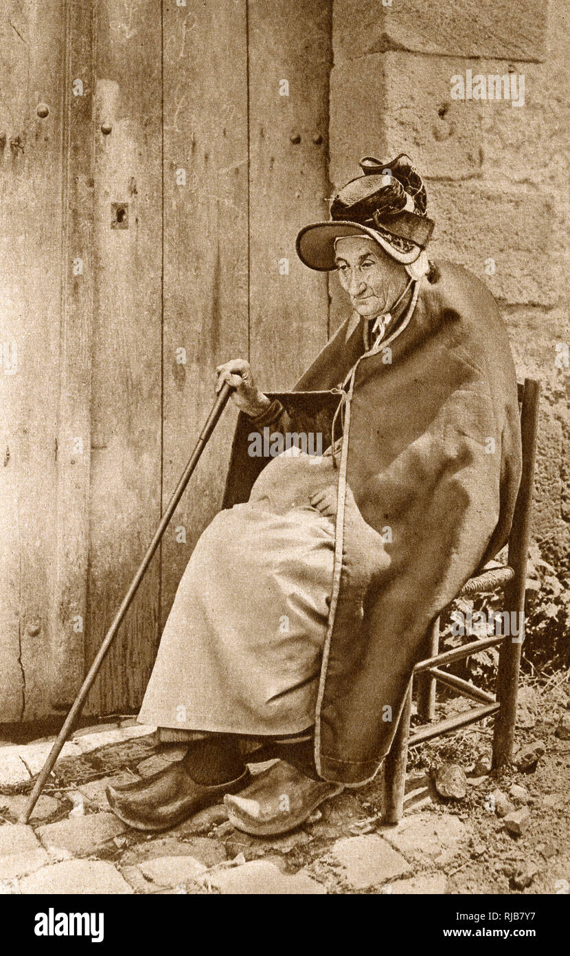 Ältere Frau aus Bourbonnais, Mittelfrankreich Stockfoto