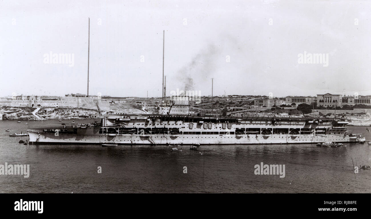 HMS Courageous, Flugzeugträger, auf Malta Stockfoto
