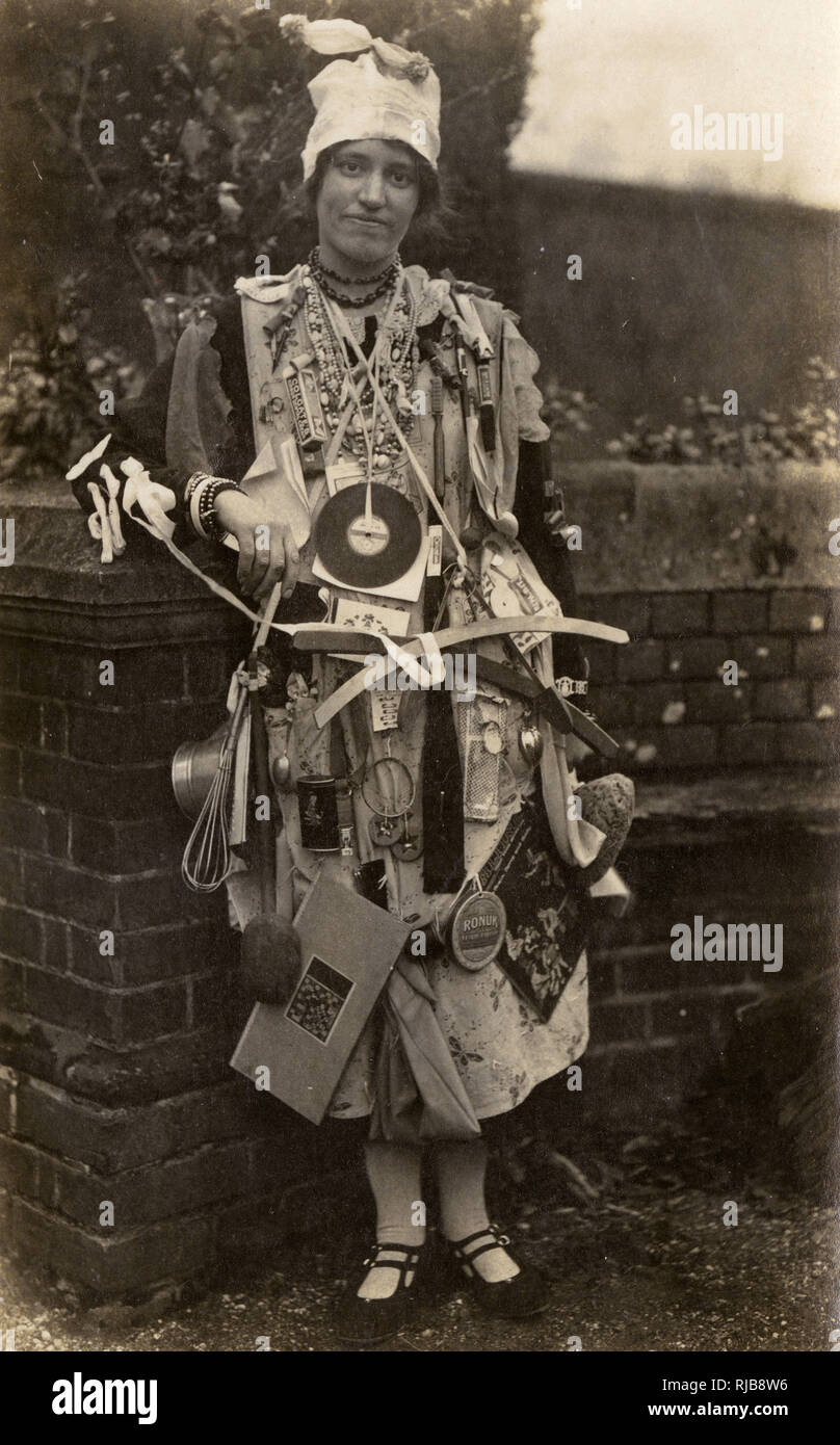 Lady in unglaublichem schicken Kleid Stockfoto