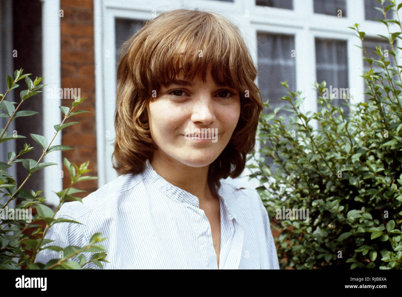 Geraldine 'Gerry' Cowper (1958-) - englische Schauspielerin, die am besten für die Wiedergabe von Rowan Morrison in der britischen Löwen classic Horror Film 1973 bekannt ist, der einen Mann und später als Rosie Miller in EastEnders. Hier in auf der gemeinsamen Hauptrollen im Granada TV-Serie "Zwei Menschen" im Jahr 1979 dargestellt. Stockfoto