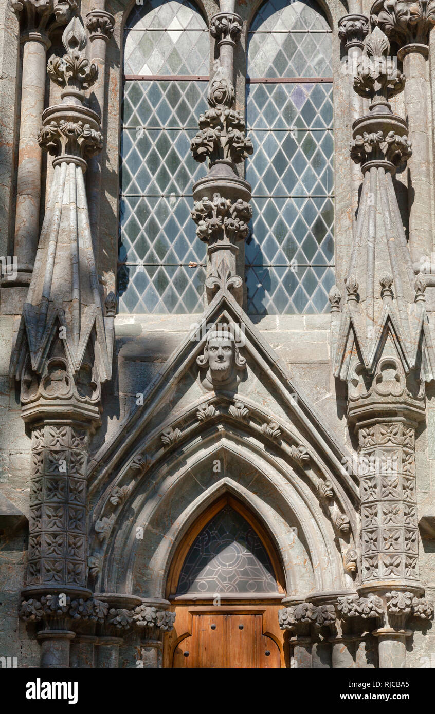 Gotische Portal der Dom von Stavanger (Stavanger Domkirke), das älteste norwegische Kathedrale und Wahrzeichen in Stavanger, Rogaland County, Norwegen, Sc Stockfoto