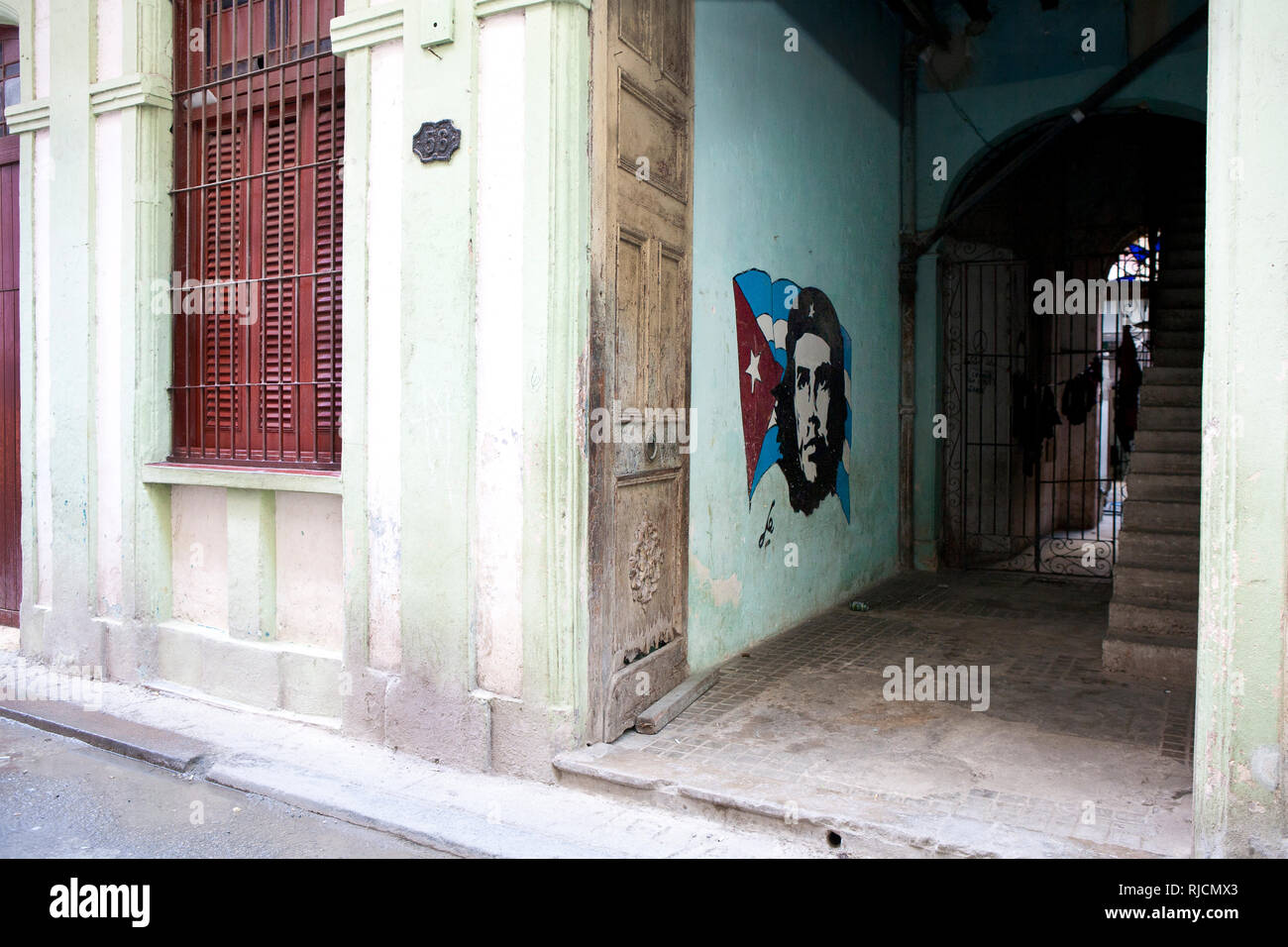 Kubanische Wall Art und Graffiti n Havanna von Che und Castrocuban Kunst Stockfoto