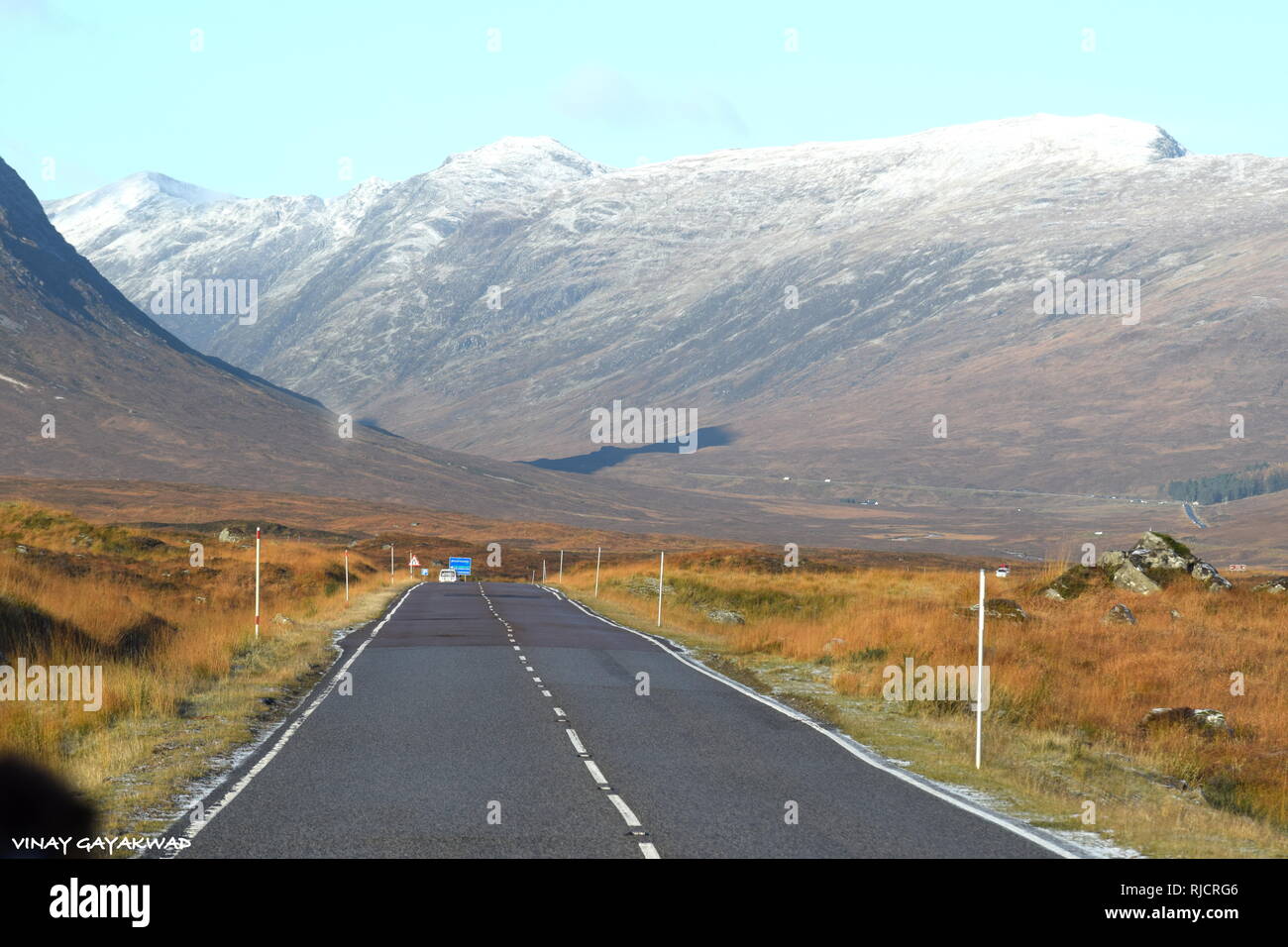 Autobahn in der Mitte der Berge Stockfoto