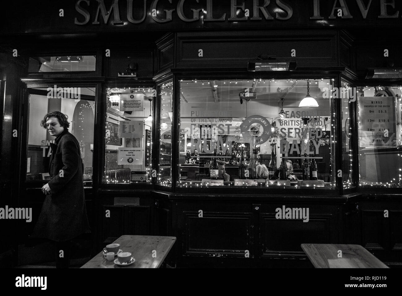 Conor Collingwood, Sänger von Pärchen, London indie Band, die Schmuggler Taverne London Stockfoto