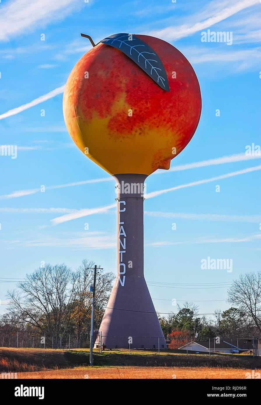 Der Pfirsich-förmige Wasserturm abgebildet ist, Jan. 3, 2011, in Clanton, Alabama. Clanton, in Chilton County gelegen, ist für seine Pfirsiche bekannt. Stockfoto