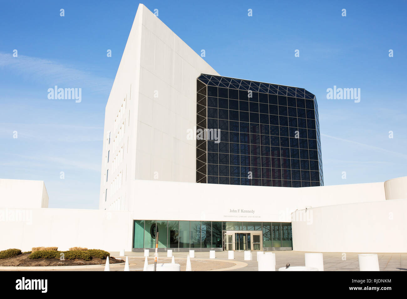 Das John-F.-Kennedy Presidential Library und Museum in Boston, Massachusetts, USA. Der Architekt des Gebäudes ist I.M. Pei. Stockfoto