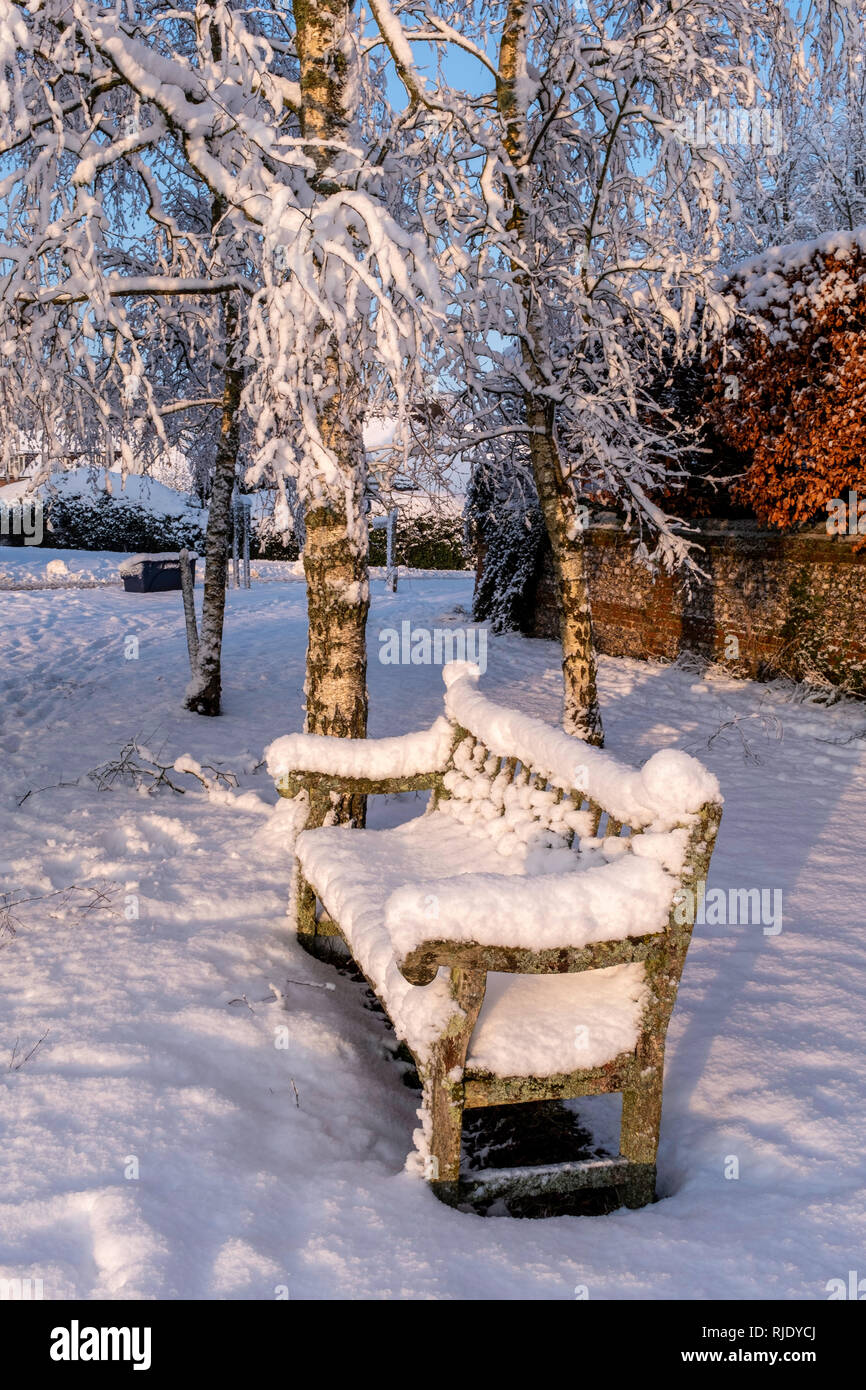 Snowy Sitz, Upper Wield, Hampshire, Großbritannien Stockfoto