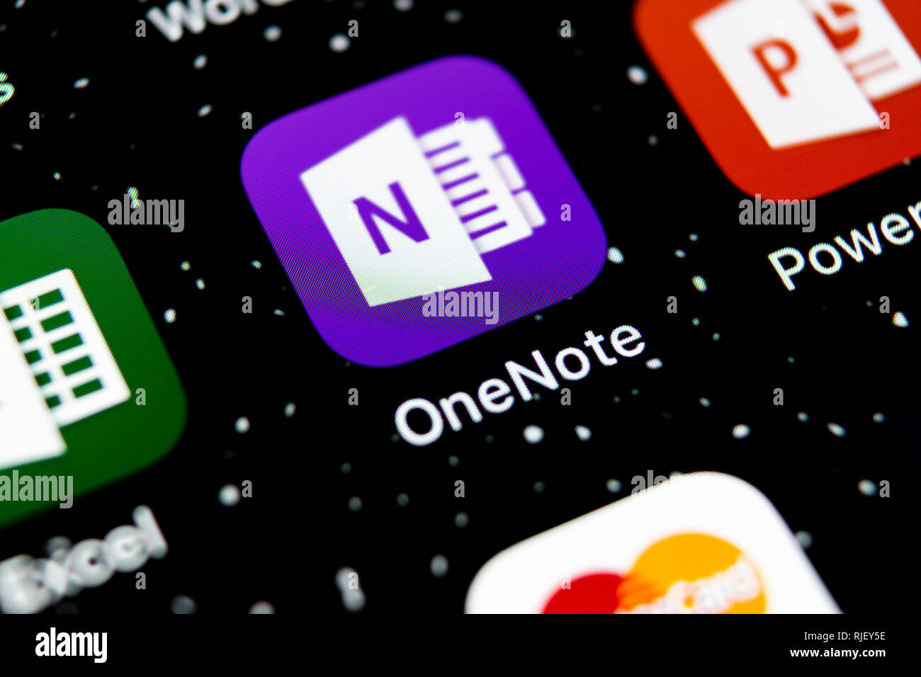 Sankt-Petersburg, 3. Februar 2019: Microsoft OneNote office Symbol auf Apple iPhone X-close-up. Microsoft eine Note App Symbol. Microsof Stockfoto