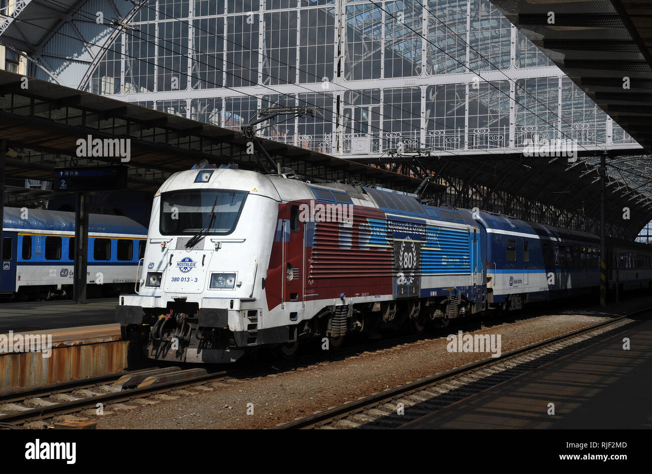 Klasse 380 elektrische Lokomotive; Prag Hauptbahnhof; Tschechische Republik Stockfoto