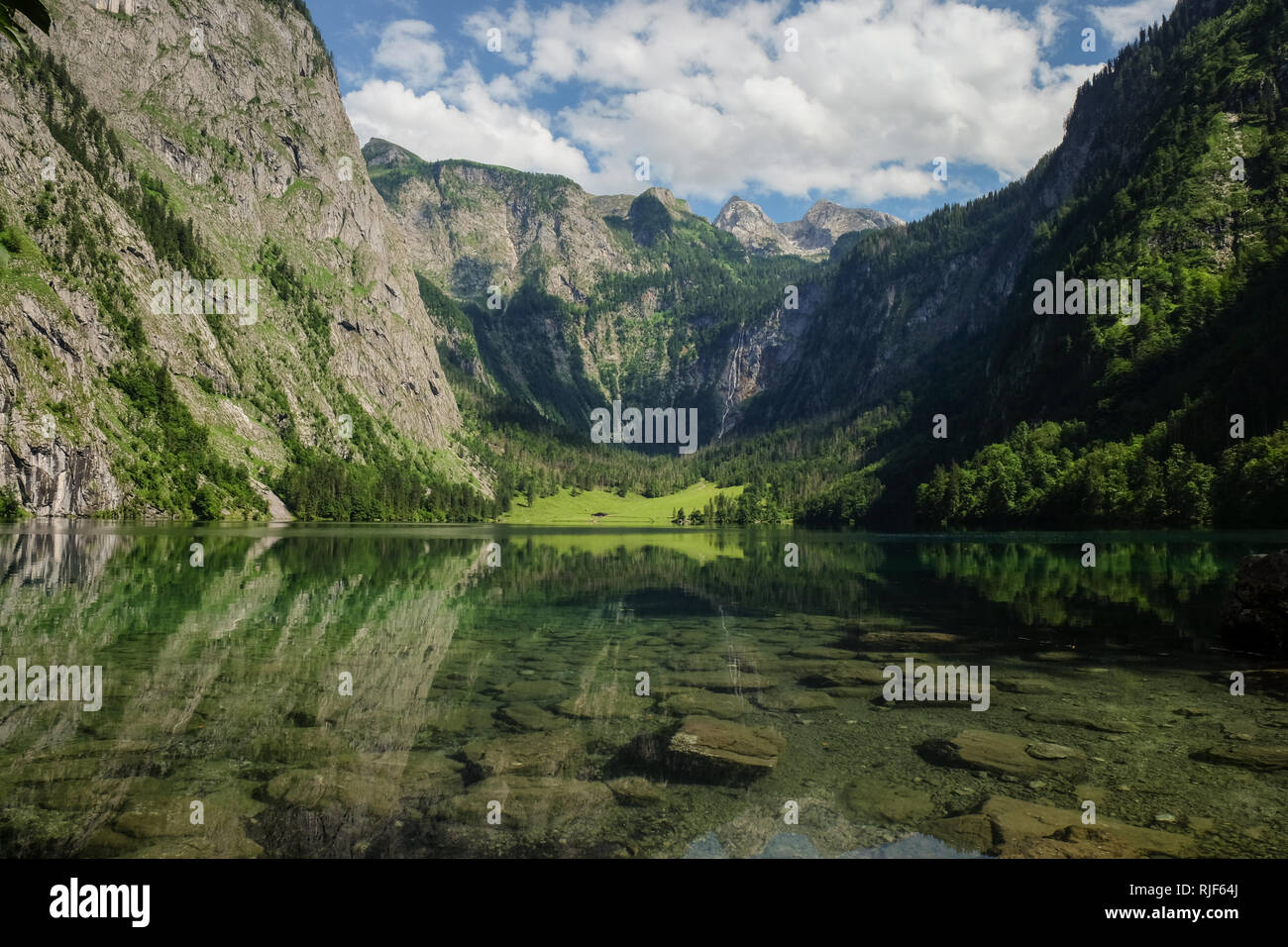 Epische Landschaft mit hohen Bergen und mit Deutschlands höchster Wasserfall Röthbachfall Stockfoto