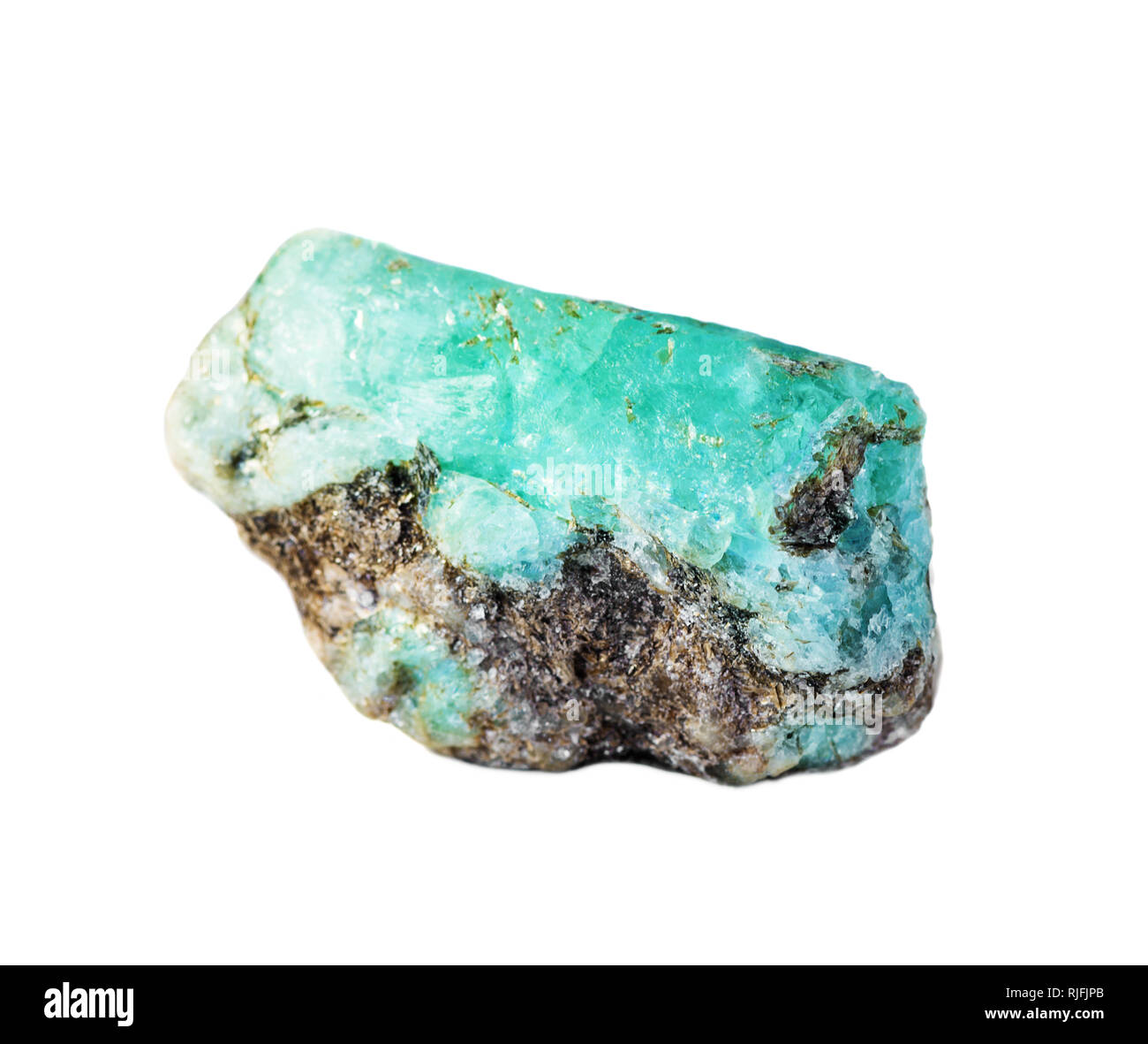 Natürliche rohstoffe Edelstein Smaragd (grün Türkis), auf weißem Hintergrund, von Malyshevskoye Mine, Ural, Russland Stockfoto