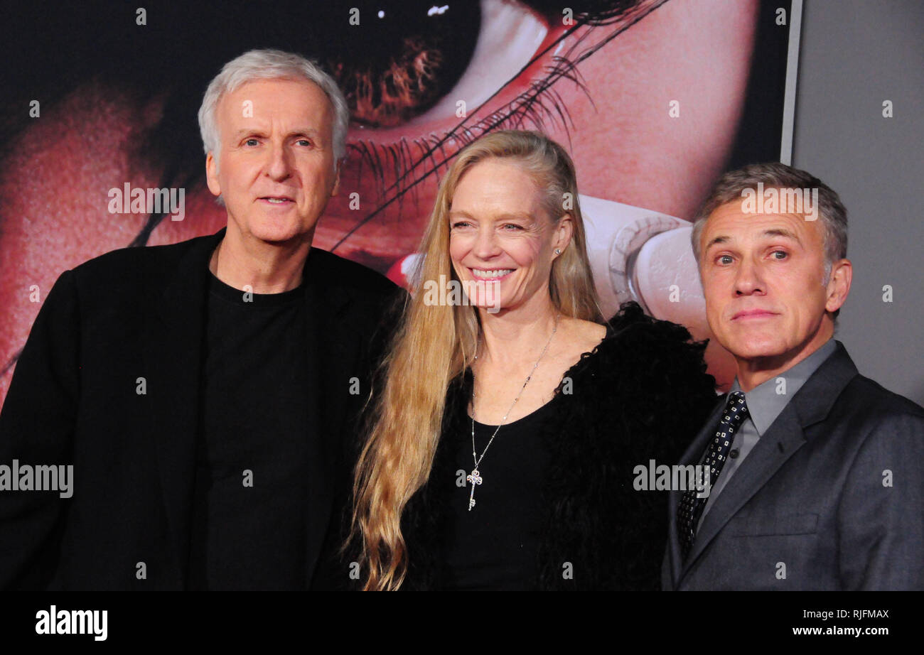 LOS ANGELES, Ca - 5. Februar: Produzent James Cameron, Frau Suzy Amis Cameron und Schauspieler Christoph Waltz besuchen Twentieth Century Fox's': Battle Angel Alita" Premiere am 5. Februar 2019 in Westwood Village Regency Theater in Los Angeles, Kalifornien. Foto von Barry King/Alamy leben Nachrichten Stockfoto