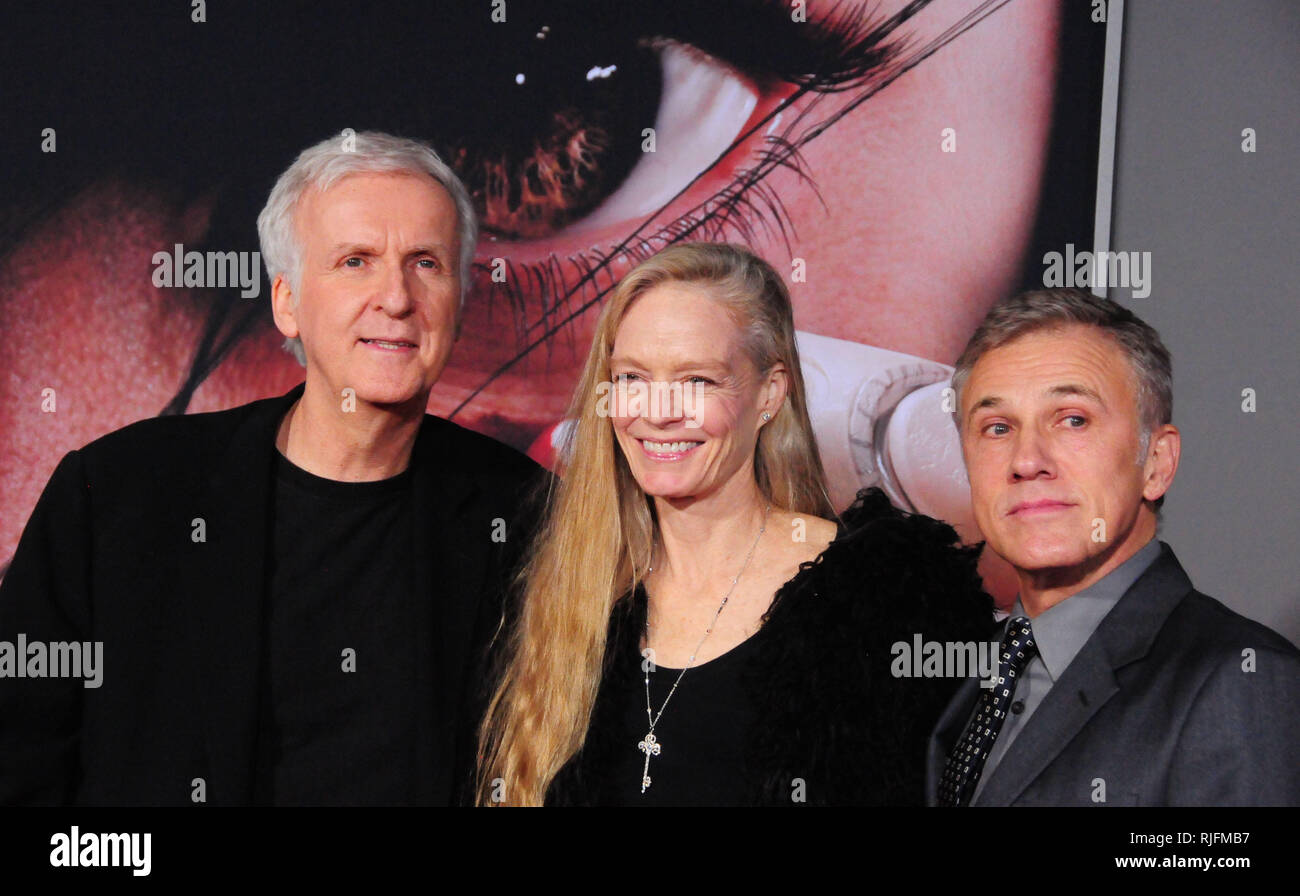 LOS ANGELES, Ca - 5. Februar: Produzent James Cameron, Frau Suzy Amis Cameron und Schauspieler Christoph Waltz besuchen Twentieth Century Fox's': Battle Angel Alita" Premiere am 5. Februar 2019 in Westwood Village Regency Theater in Los Angeles, Kalifornien. Foto von Barry King/Alamy leben Nachrichten Stockfoto