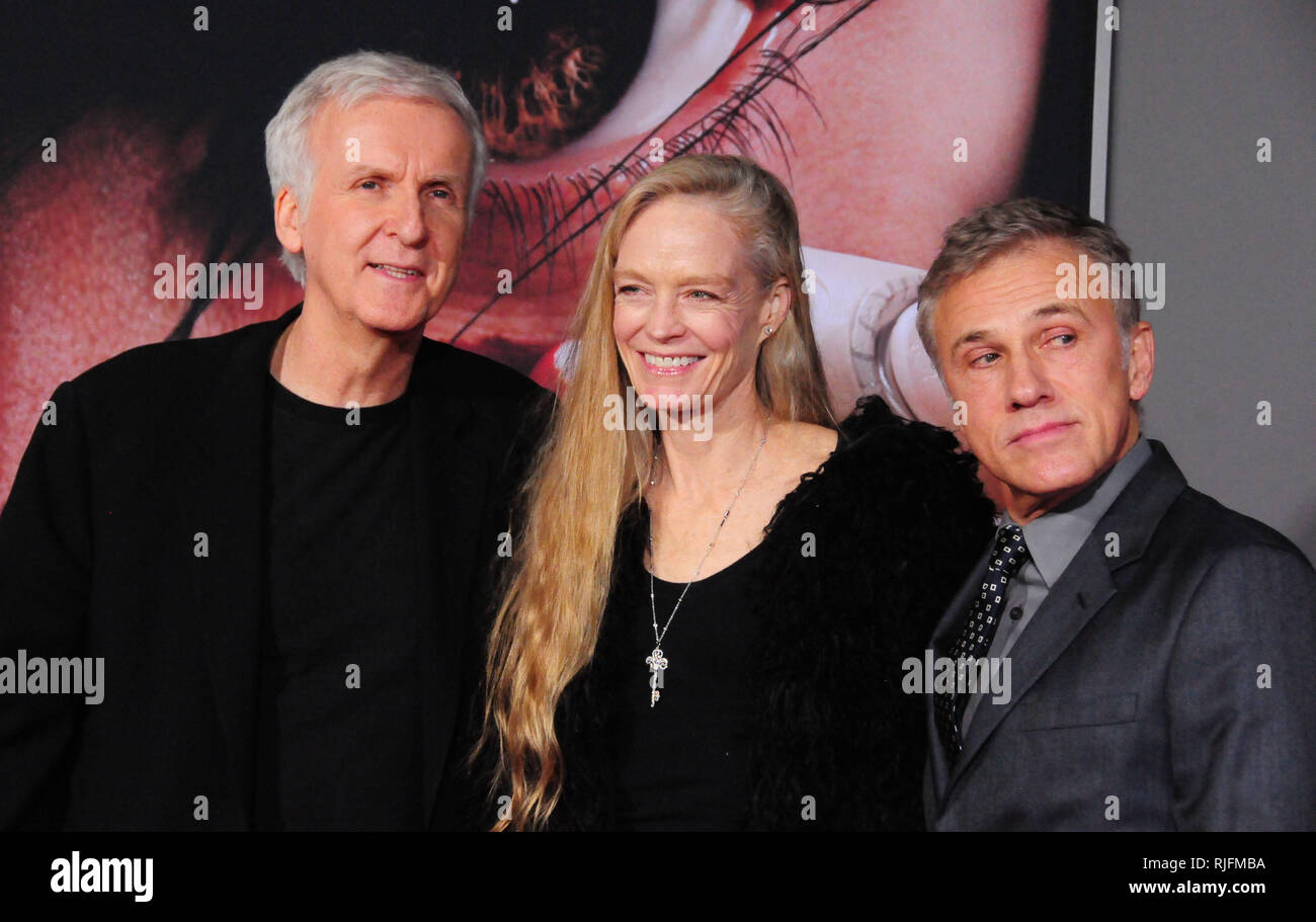 LOS ANGELES, Ca - 5. Februar: Produzent James Cameron, Frau Suzy Amis Cameron und Schauspieler Christoph Waltz besuchen Twentieth Century Fox's': Battle Angel Alita" Premiere am 5. Februar 2019 in Westwood Village Regency Theater in Los Angeles, Kalifornien. Foto von Barry King/Alamy leben Nachrichten Stockfoto