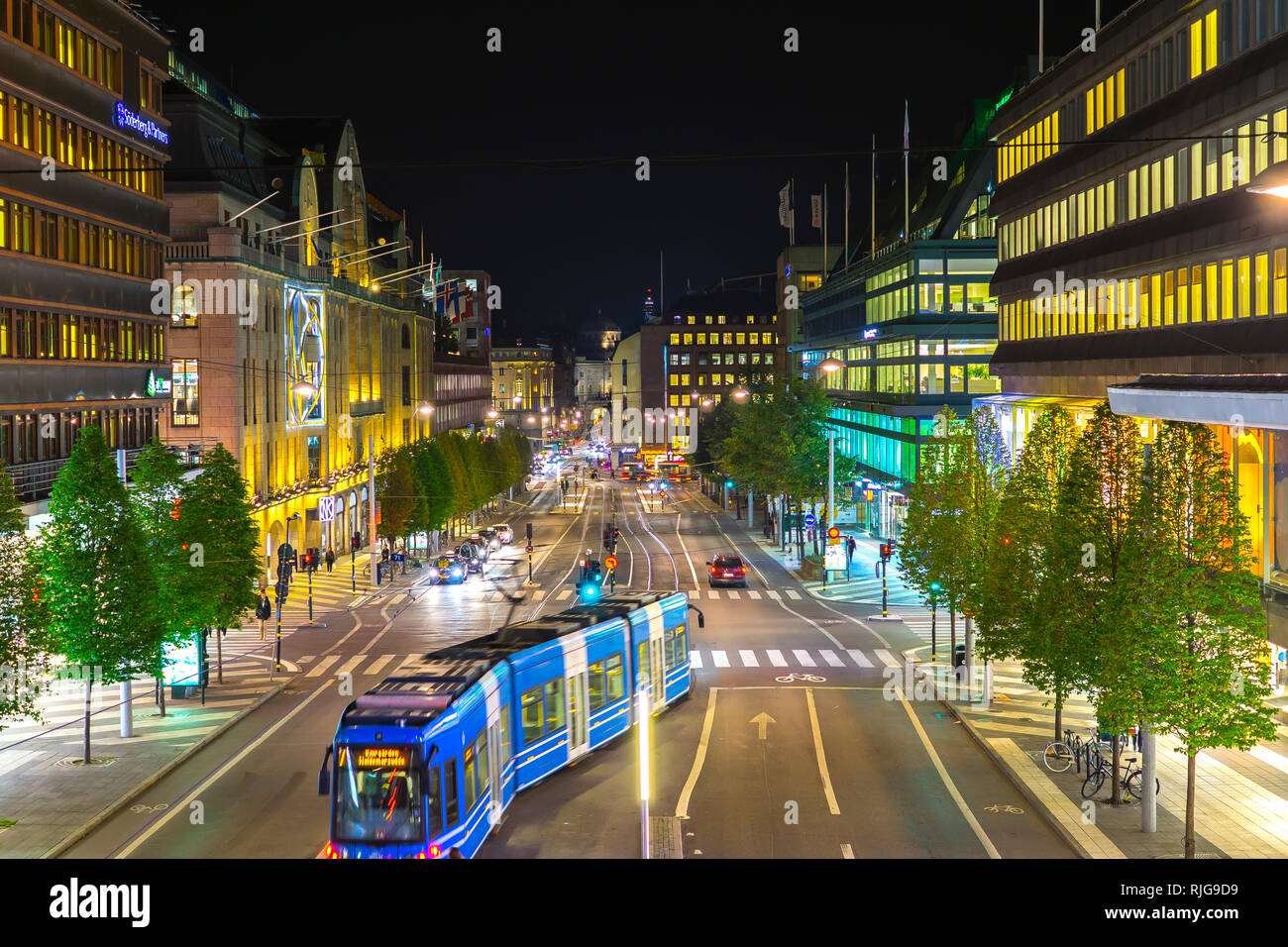 Stadtverkehr in der Nacht Stockfoto