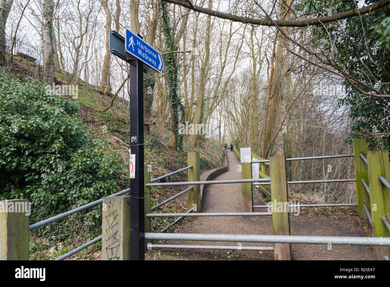 Die alte Eisenbahnlinie Harborne, Birmingham, die jetzt eine Bahn namens Harborne Gehweg Stockfoto