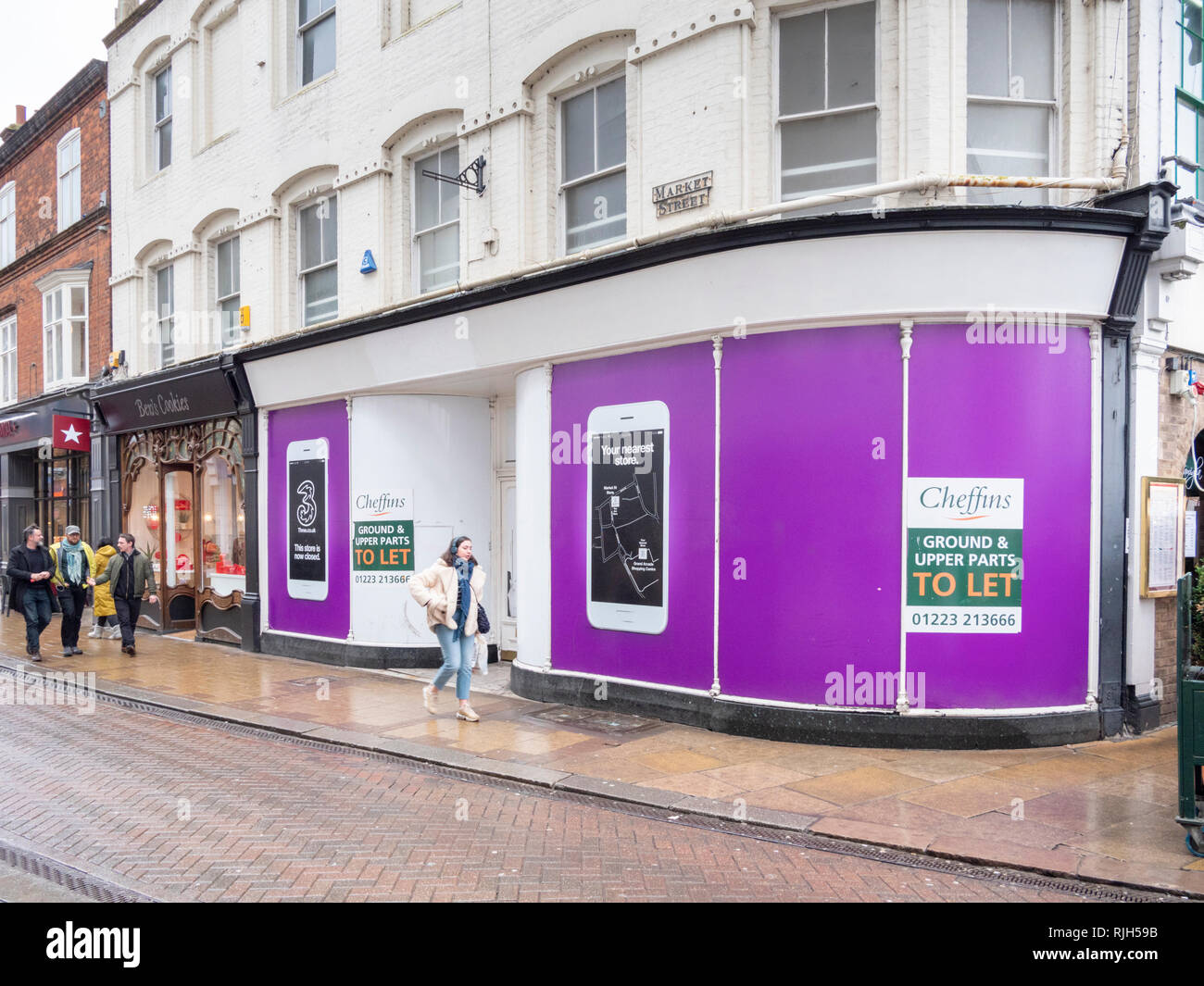 Leere Geschäfte und Einzelhandelsgeschäfte in Cambridge City Center mit den kämpfenden High Street Einzelhandel Wirtschaft in Großbritannien Stockfoto