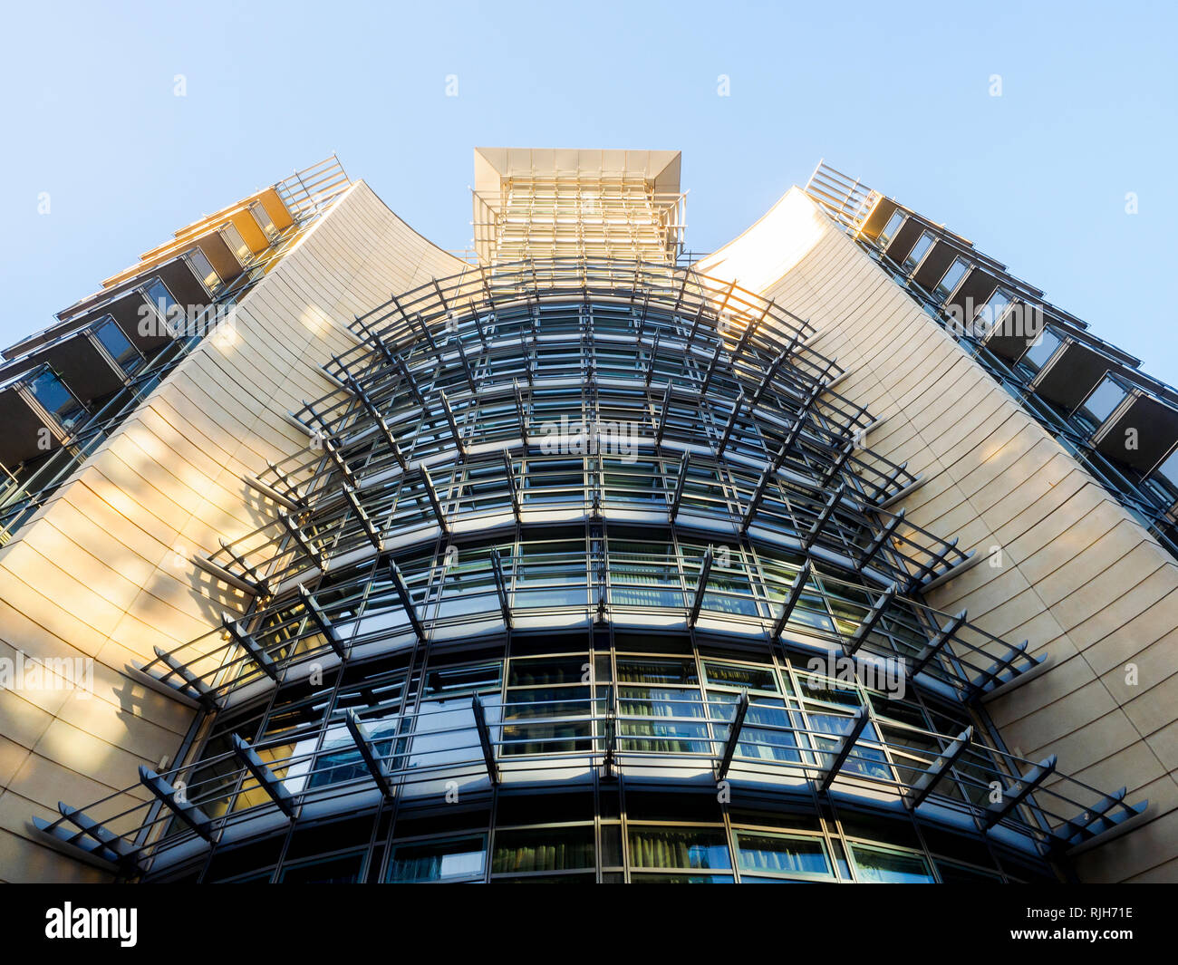 Baltimore Gebäude in Battersea Wohnanlage erreichen - South West London, England Stockfoto