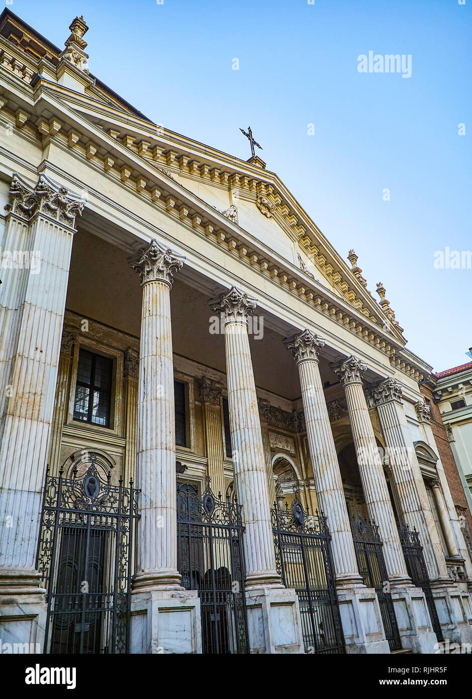 Die Fassade der Kirche San Filippo Neri. Turin, Piemont, Italien. Stockfoto