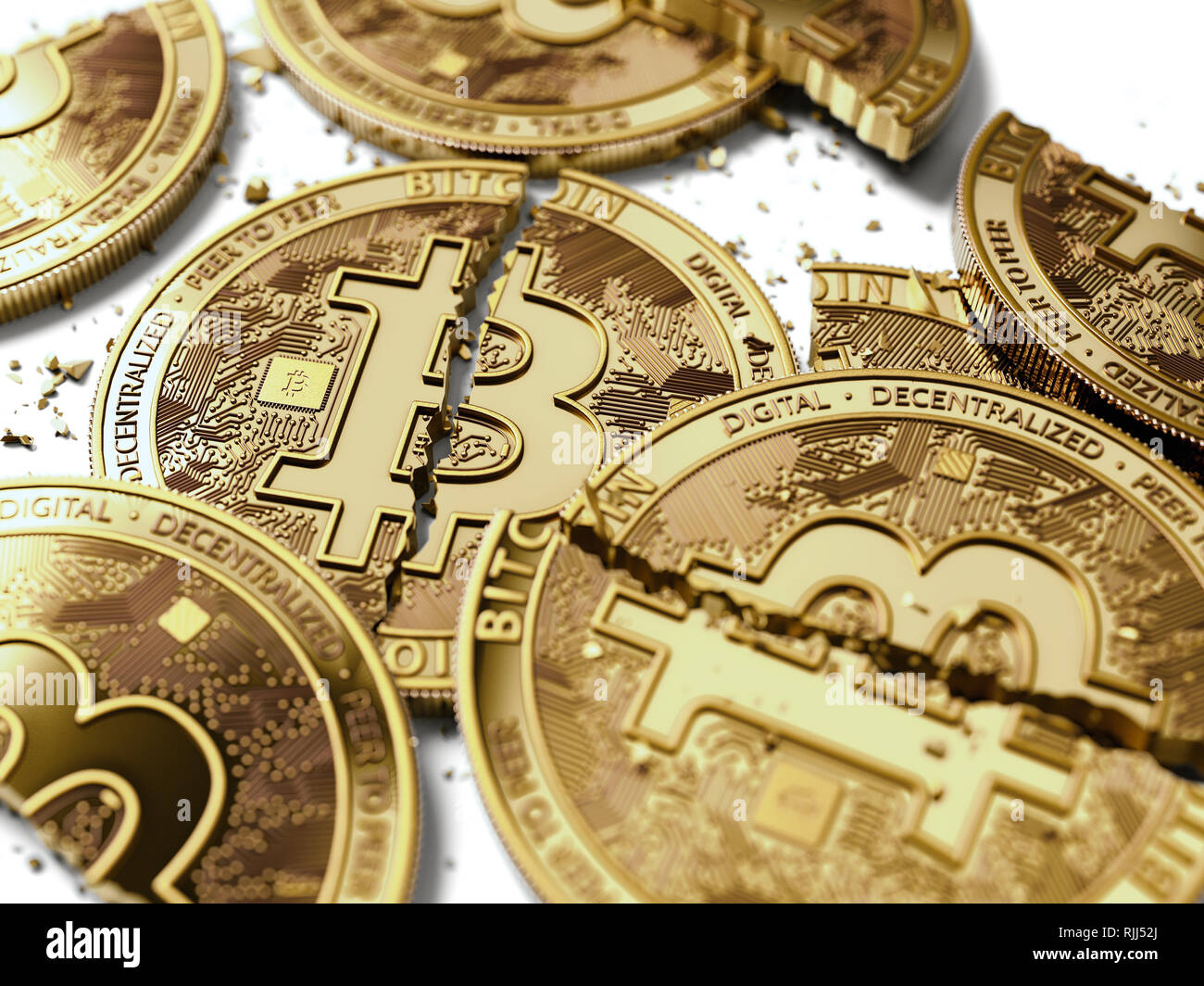 Stapel von gebrochene oder gerissene Bitcoin Münzen Festlegung auf weißem Hintergrund. Bitcoin crash Konzept. 3D-Rendering Stockfoto