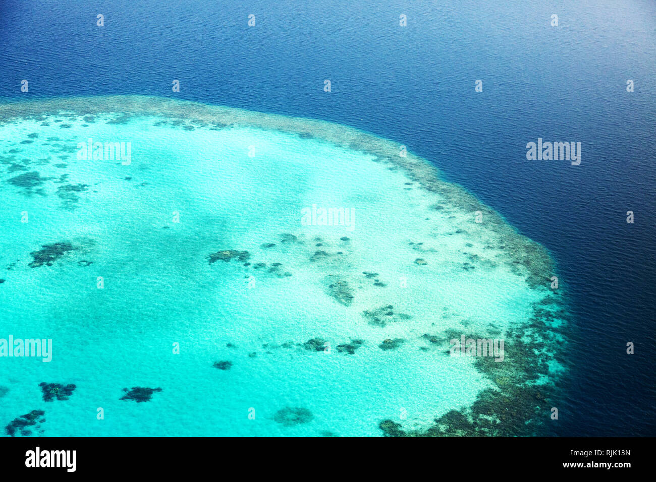 Malediven Atoll und Coral Reef, Luftaufnahme, Malediven, Asien Stockfoto