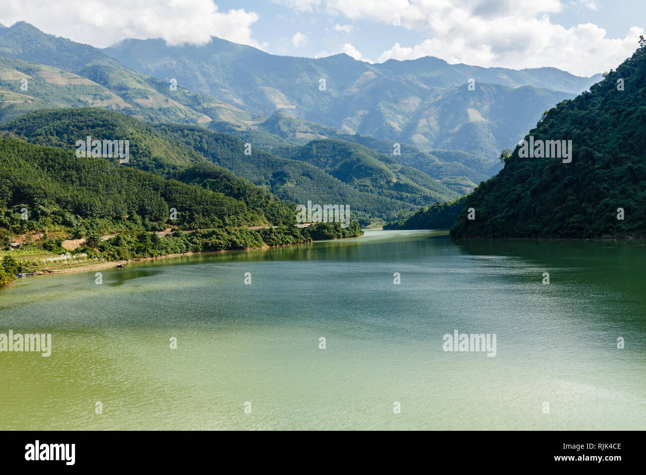 Fluss und bewölkter Himmel, schöne Landschaft Lai Chau Provinz Vietnam Nam na Fluss Stockfoto