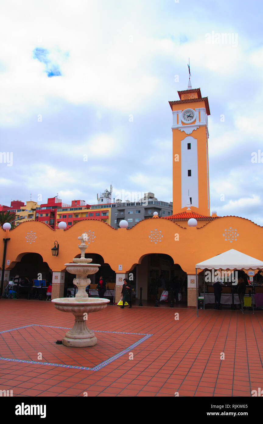 2018 - Januar. Zentrale Sicht auf dem Markt Tower von Unserer Lieben Frau von Afrika, La Recova, in der Stadt Santa Cruz de Tenerife. Kanarischen Inseln. Spanien Stockfoto