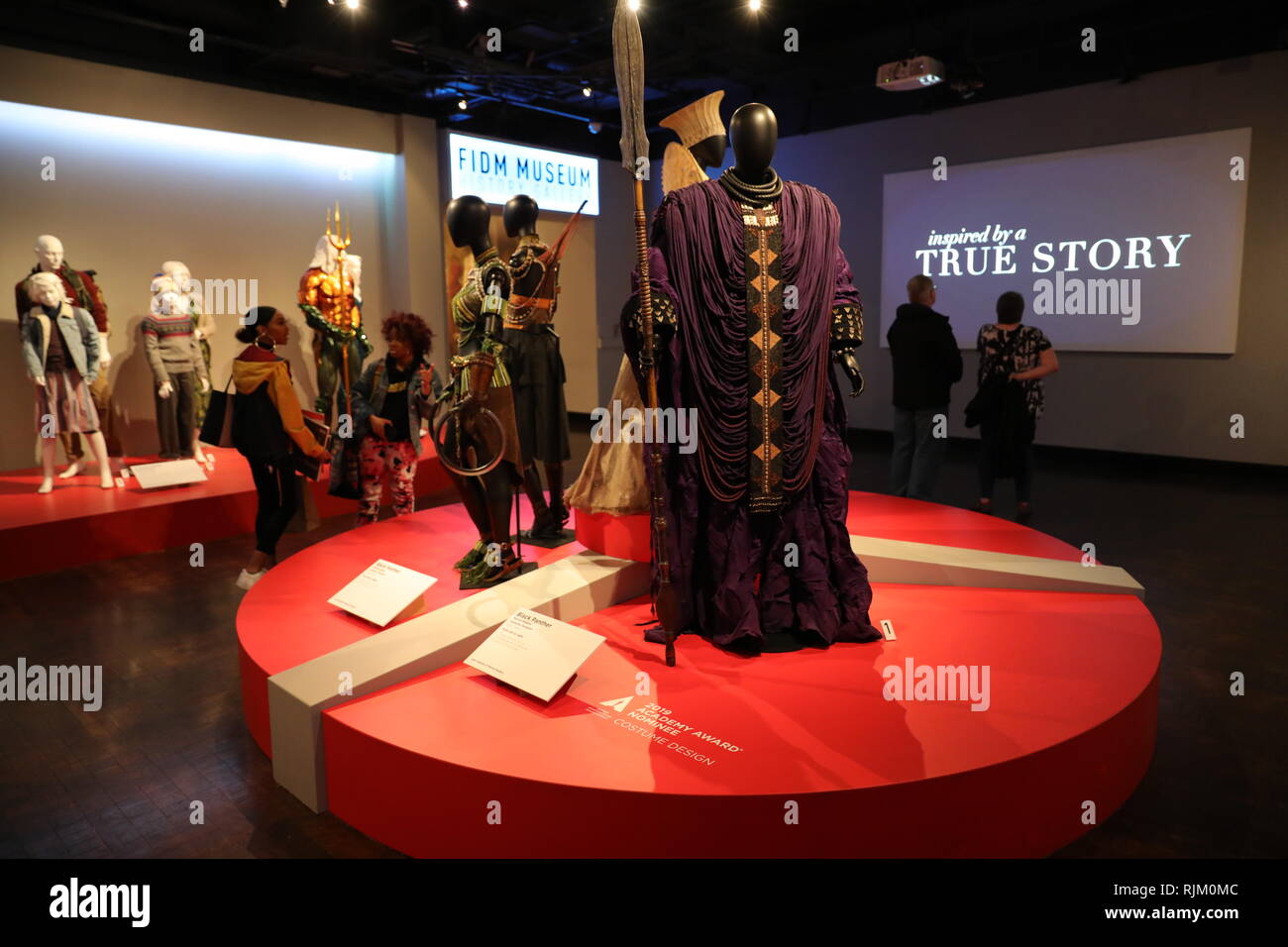 Los Angeles, CA/USA - 2/5/2019: Kostüme von 2019 Oscar-nominierten Filme auf der Fidm-/Mode Institut für Design & Merchandising Museum. Stockfoto