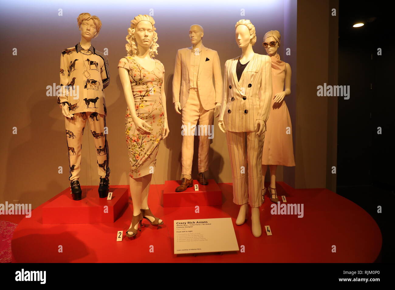 Los Angeles, CA/USA - 2/5/2019: Kostüme von 2019 Oscar-nominierten Filme auf der Fidm-/Mode Institut für Design & Merchandising Museum. Stockfoto