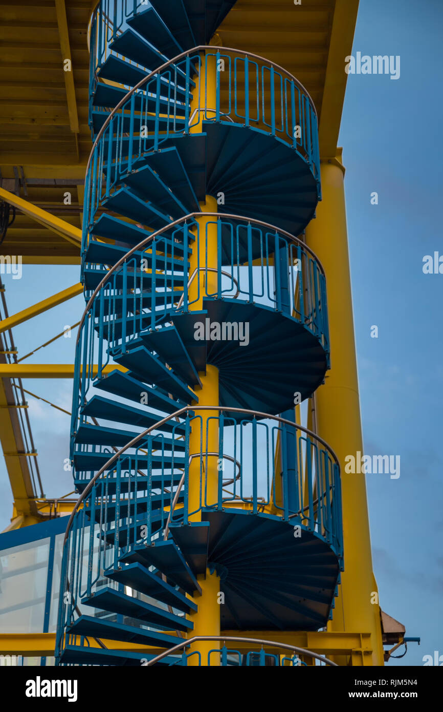 Wendeltreppe aus einem Aussichtsturm Stockfoto