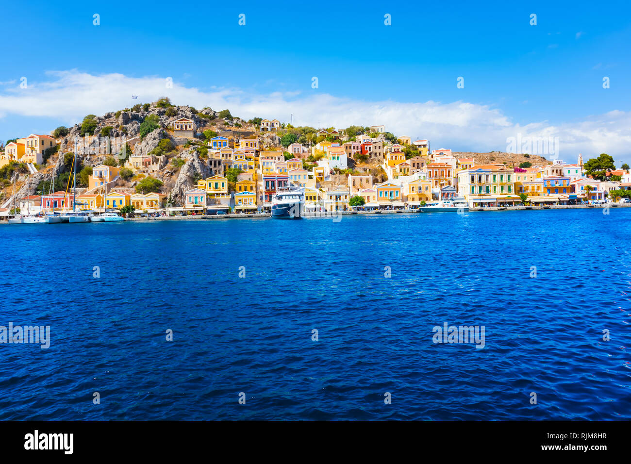 Bunte neoklassischen Häuser in der Hafenstadt Symi (Insel Symi, Griechenland) Stockfoto