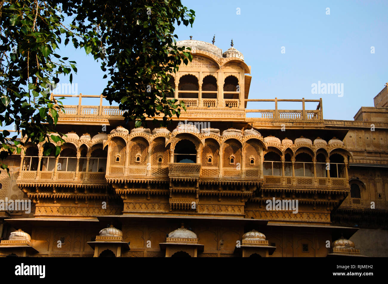 Schön windows Im fort Komplex, Jaisalmer, Rajasthan gelegen geschnitzt, Indien Stockfoto