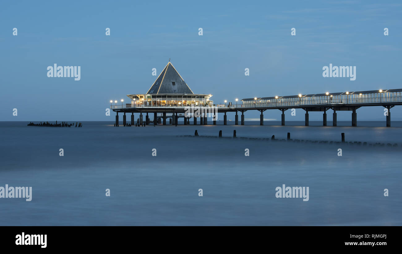 Die berühmte Seebrücke von Heringsdorf auf der Insel Usedom in Deutschland Stockfoto