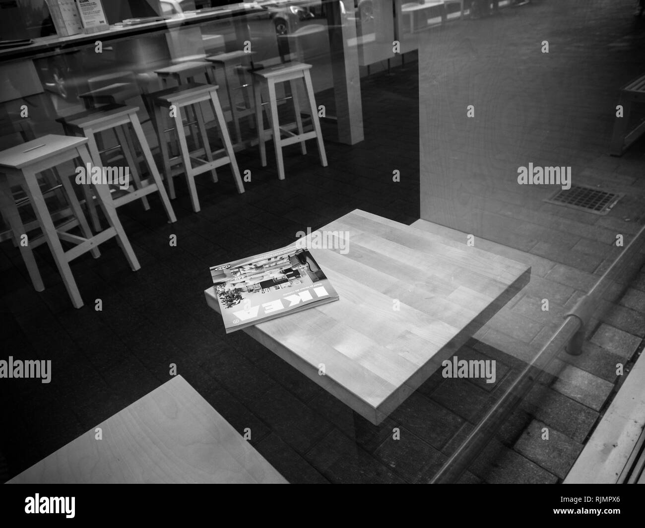 Ikea Familie Stockfotos Ikea Familie Bilder Alamy