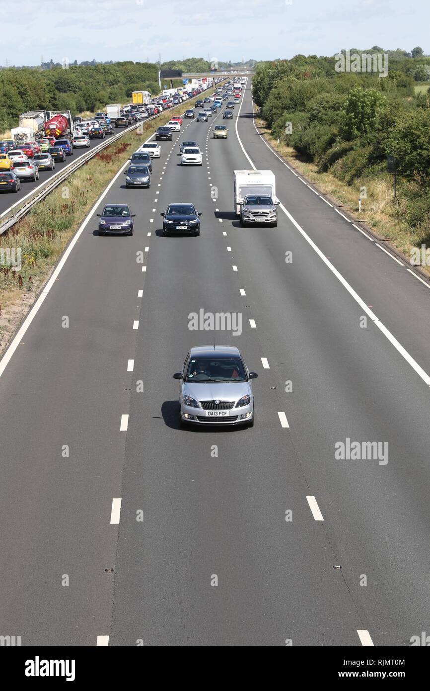 GV der Autobahn M5 zwischen Cheltenham und Gloucester Übersicht urlaub Verkehrsbehinderungen northbound - 28.7.2018 Bild von Antony Thompson - tausend Wort Stockfoto