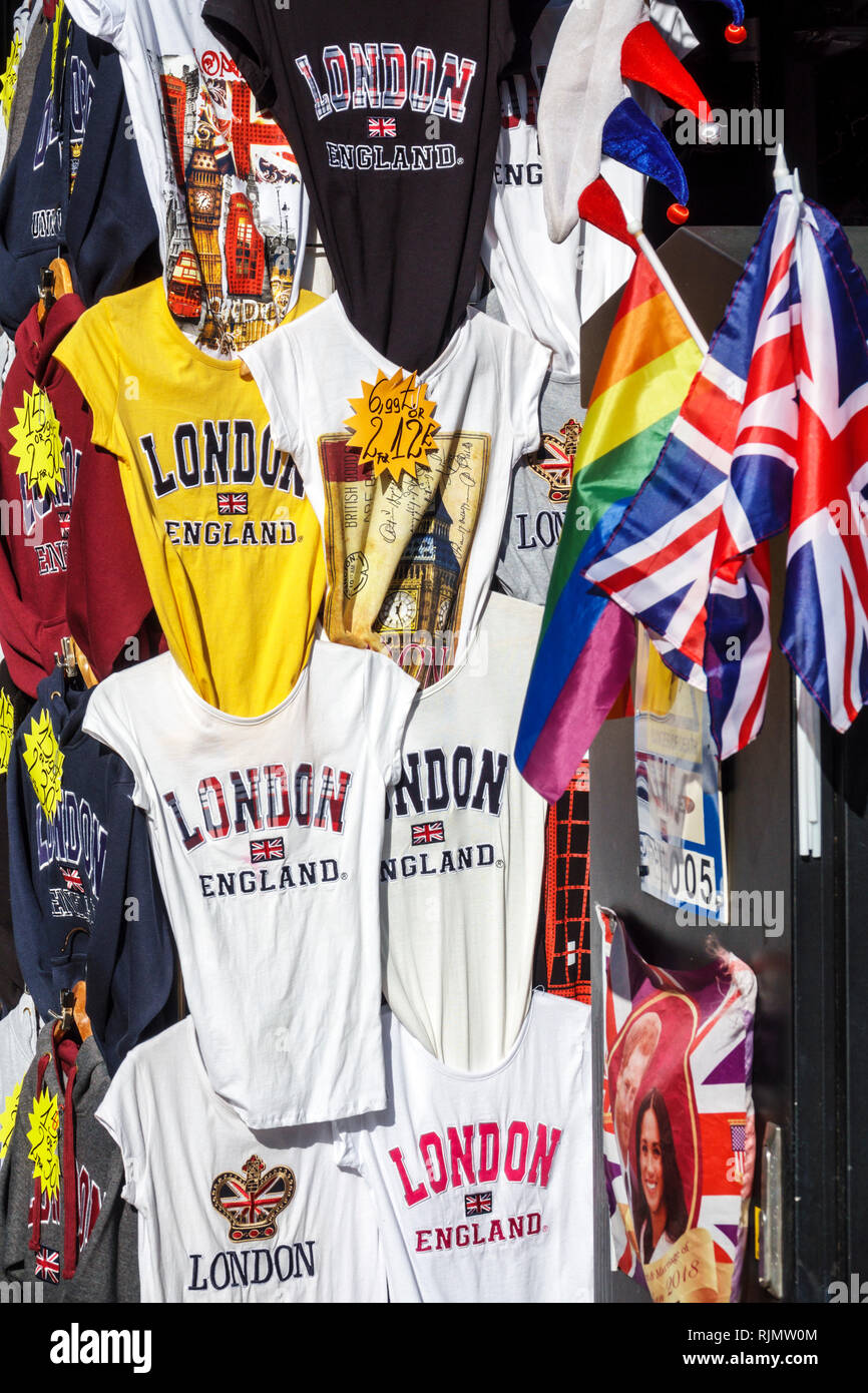 London England Vereinigtes Königreich Großbritannien West End Piccadilly Street Verkäufer Souvenir Kiosk Shopping Shopper Shopper Shop Geschäfte Markt Marke Stockfoto