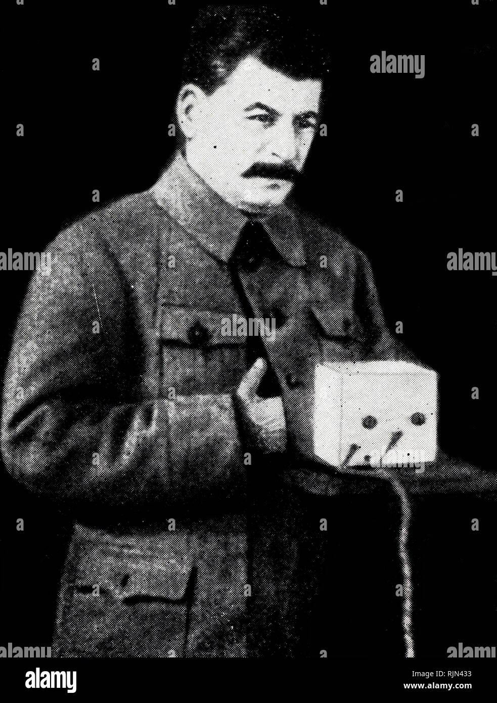 Joseph Stalin (1879-1953) am 26. Januar 1924 in der All-unions-Kongress der Sowjets in Moskau, nur fünf Tage nach Lenins Tod, Verpfändung, Lenins Pläne durchzuführen. Stockfoto