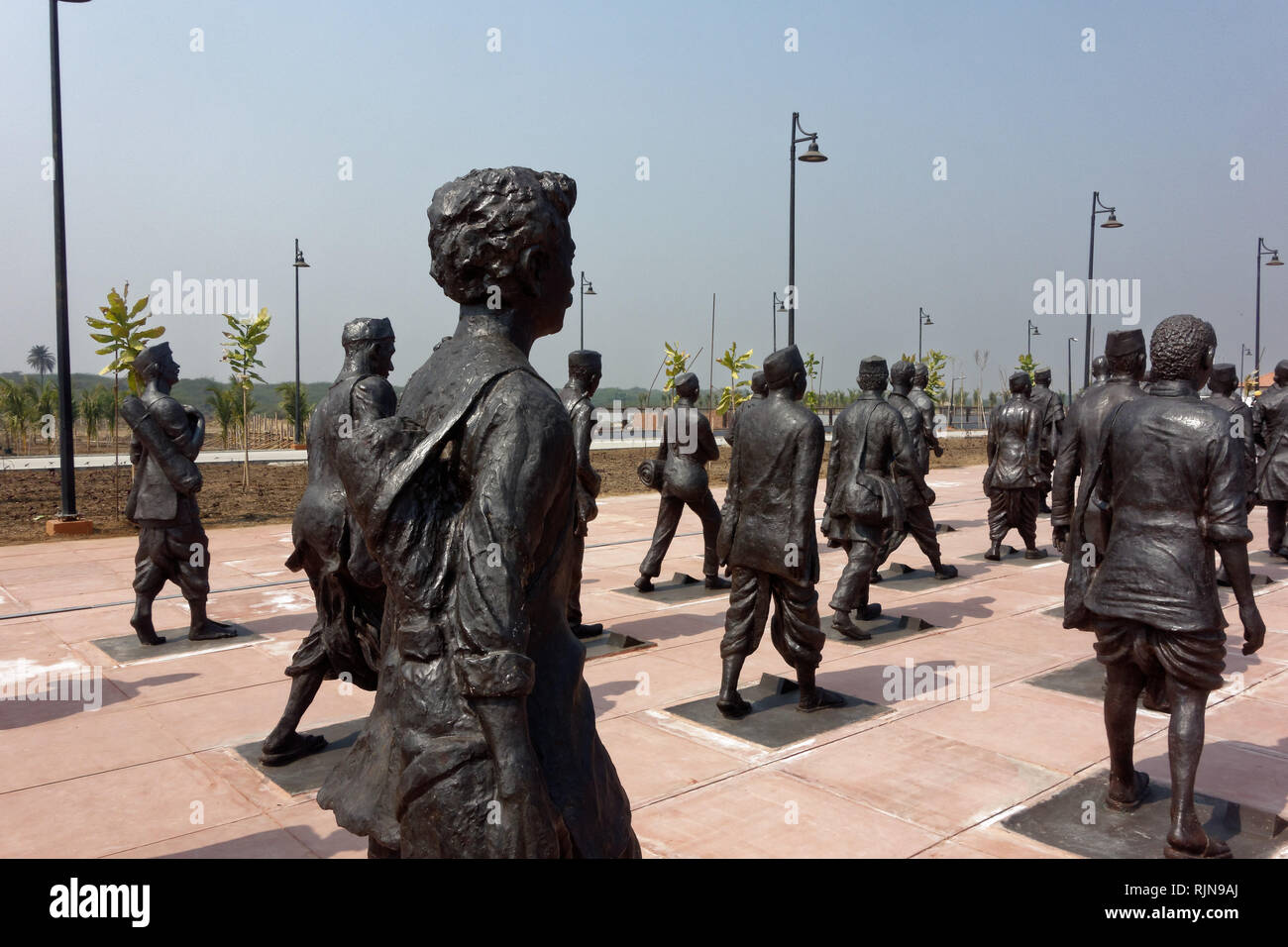 Skulpturen in der Nationalen Salz Satyagraha Memorial (durch PM Narendra Modi im Februar 2019 eröffnet), Dandi Strand, in der Nähe der Navsari, Gujarat, Indien Stockfoto