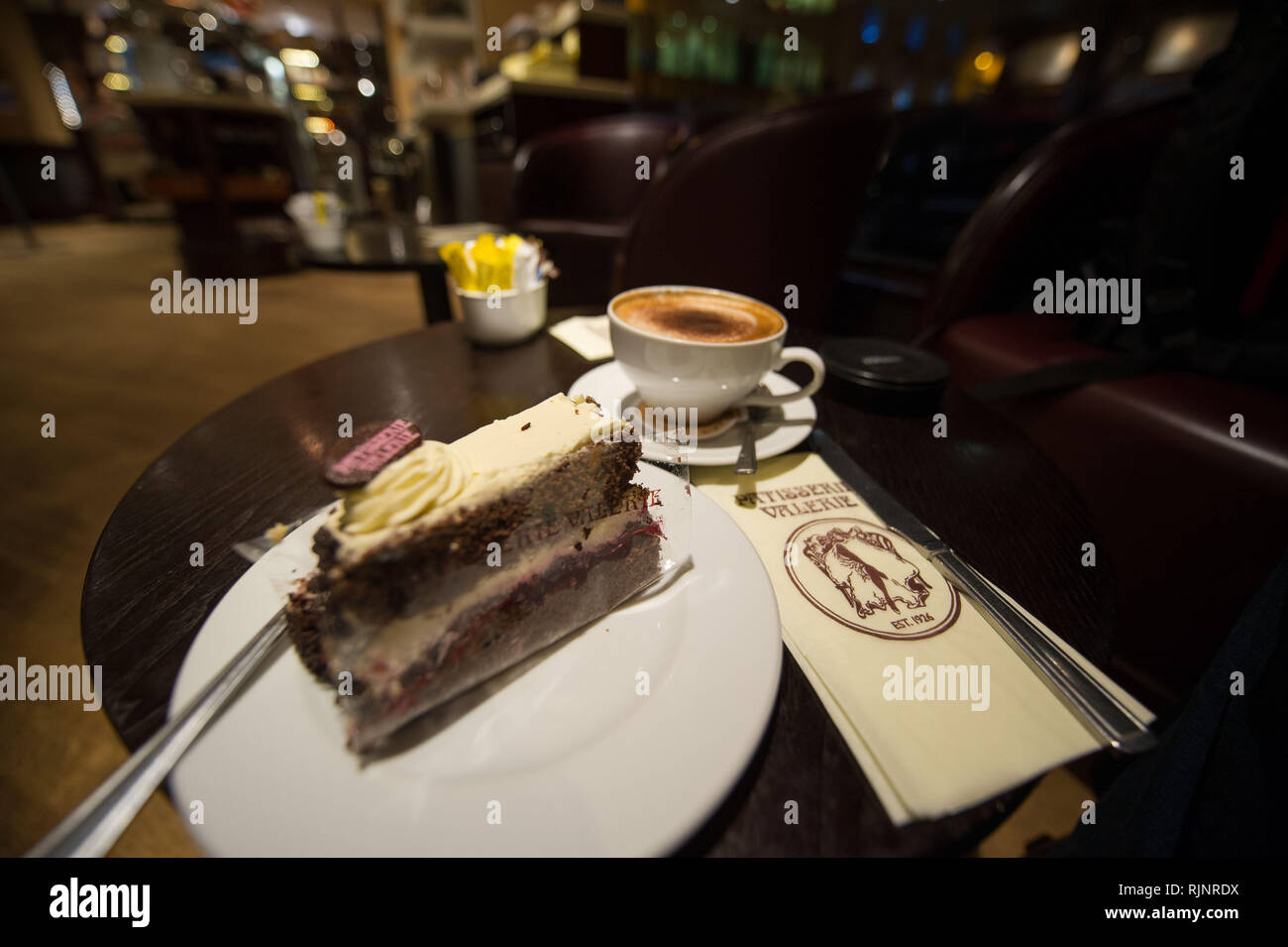 Glasgow, UK. 25. Januar 2019. Patisserie Valerie ist eine Kette von Cafés, die im Vereinigten Königreich tätig ist. Die Kette ist spezialisiert auf hausgemachte Kuchen, ein Stockfoto