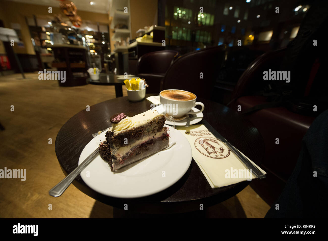 Glasgow, UK. 25. Januar 2019. Patisserie Valerie ist eine Kette von Cafés, die im Vereinigten Königreich tätig ist. Die Kette ist spezialisiert auf hausgemachte Kuchen, ein Stockfoto