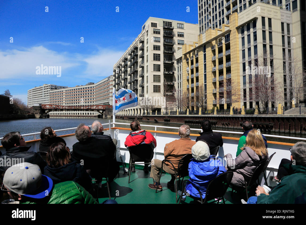 Passagiere auf dem Boot von Chicago Architektur River Cruise tour. Chicago Illinois USA. Stockfoto