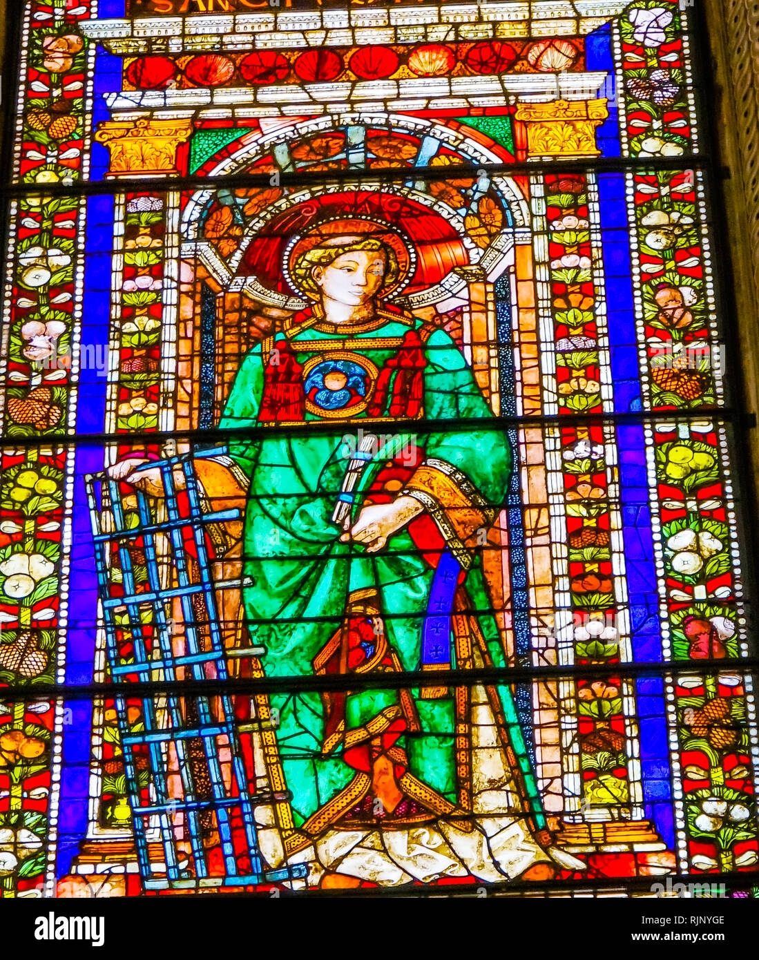 Hl. Laurentius von Rom Glasfenster Kapelle der Kirche Santa Maria Novella Florenz, Italien. Kirche gegründet 1357. Saint getötet Römische Kaiser 259 Stockfoto