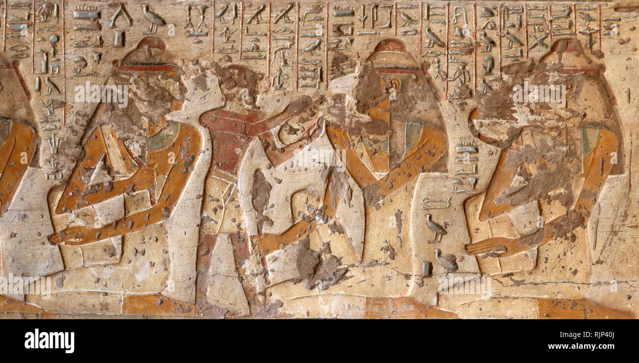 Ein Foto in das Grab von Renni genommen, die "Aufseher der Priester der Nekhbet' in der Zeit von Amenhotep I. in Elkab, liegt 90 km südlich von Theben. Amenhotep I. war der zweite Pharao der 18. Dynastie in Ägypten. Seine Herrschaft ist im Allgemeinen von 1526 bis 1506 v. Chr. datiert. Stockfoto