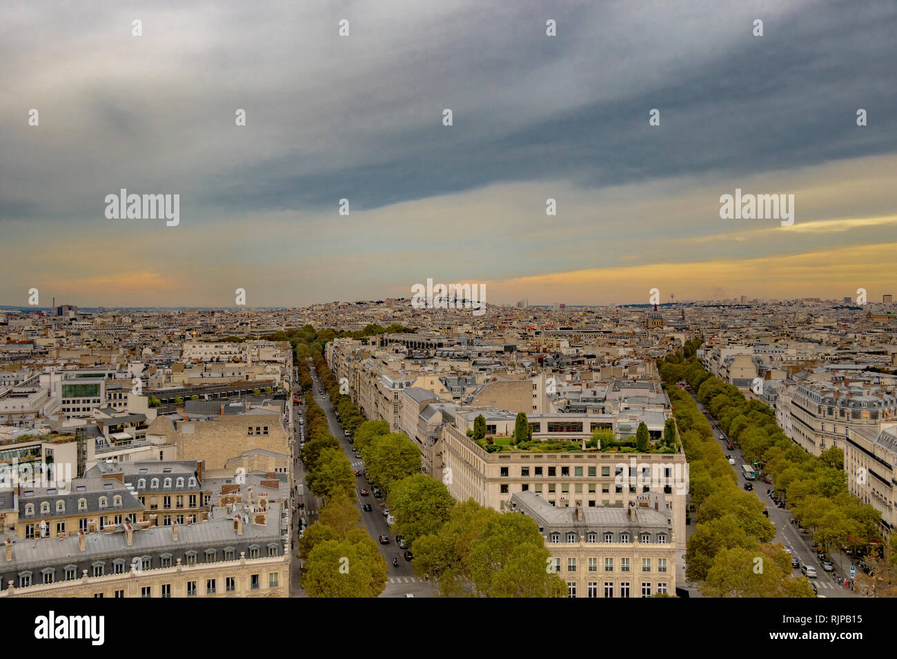 Avenue Hoche und Avenue de Friedland zwei großen Pariser Boulevards Ventilator aus dem Arc de Triomphe, Paris, Frankreich Stockfoto
