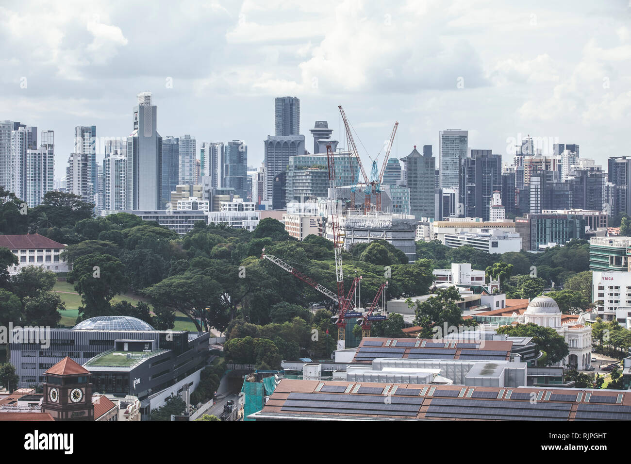 Singapur/Singapur - 02 Februar 2019: Singapore Orchard, Somerset kommerziellen Gebäuden architektonische Luftaufnahme im eleganten Retro gedeckten Farben Stockfoto