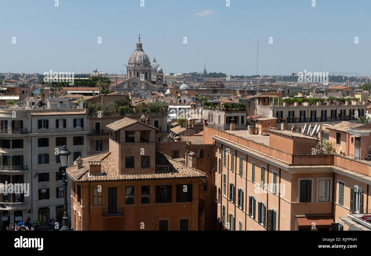 Der Blick von der Spanischen Treppe in die Altstadt von Rom, Italien Stockfoto