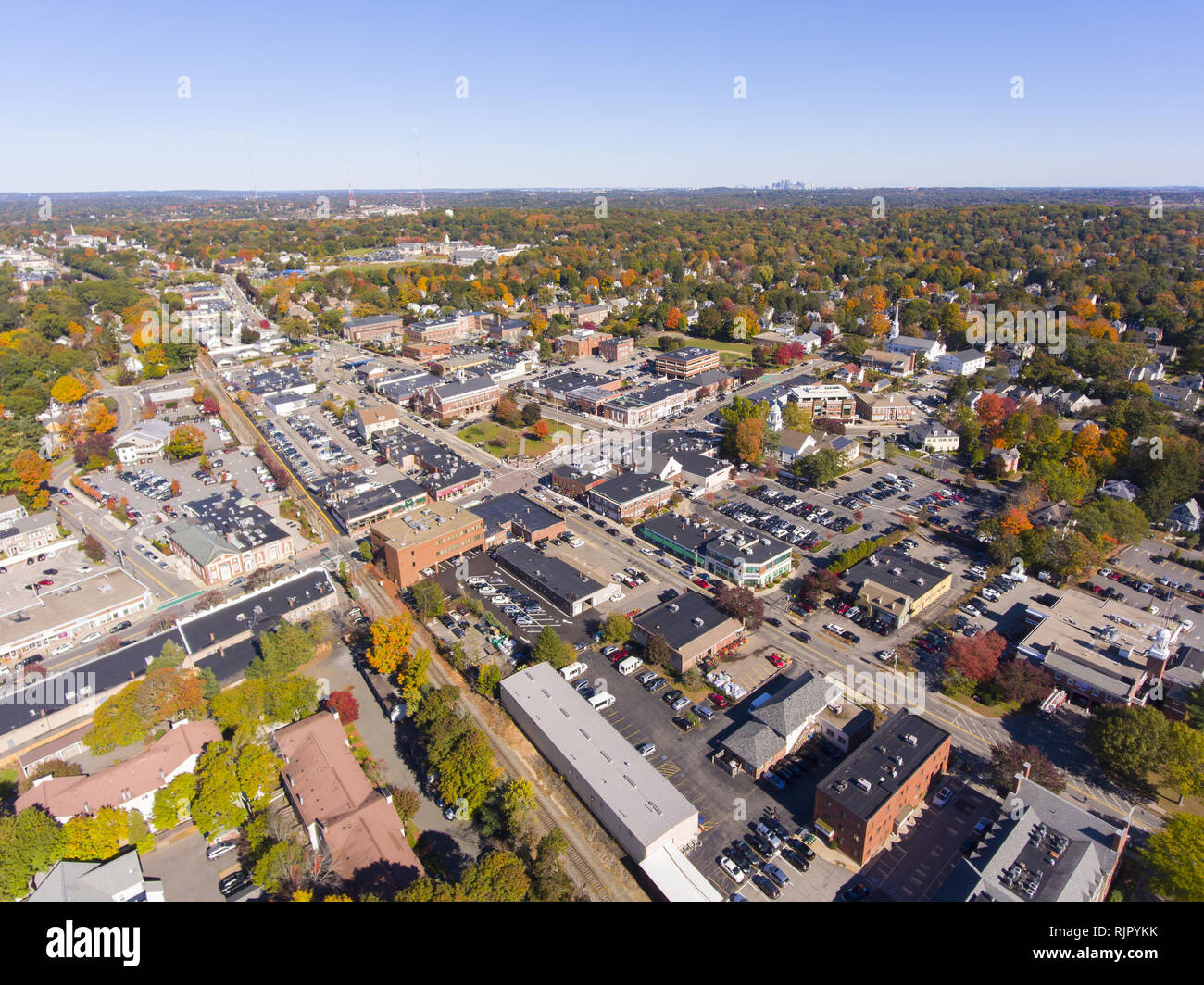 Rathaus und historischen Gebäude Luftbild in Needham, Massachusetts, USA. Stockfoto