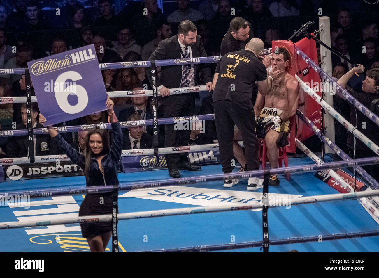 Sergio Garcia vs Ted Cheeseman. Europäische super welterweight Champion Titel in der O2 Arena. Credit: Guy Corbishley/Alamy leben Nachrichten Stockfoto