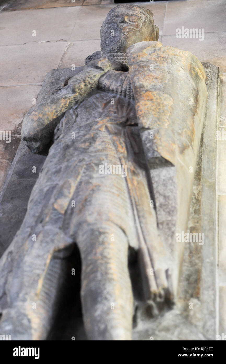 Unbekannte Ritter in 1250 1260 im romanischen Tempel Kirche begraben Erbaut 1185 durch Ritter Templer von Dan Brown's 2003 meistverkauften Roman The Da Vin Stockfoto